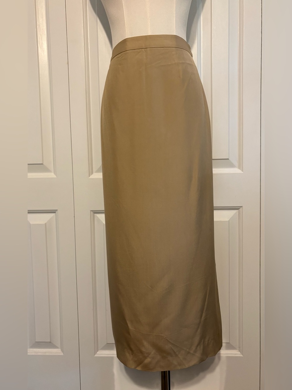ANN TAYLOR, Classic Silk Camel Midi Pencil Skirt, Size 8